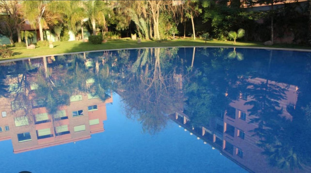 Logement De Luxe Avec Piscine, Hivernage Марракеш Экстерьер фото
